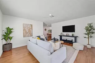 1834 New Hampshire Ave NE, Saint Petersburg, FL 33703 - Photo 9