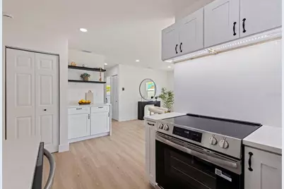 5769 Dartmouth Avenue N, Saint Petersburg, FL 33710 - Photo 13