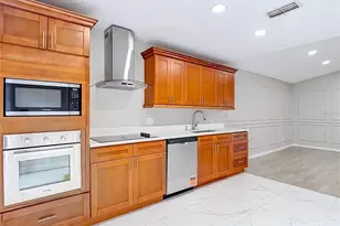 1960 Gregory Dr, Tampa, FL 33613 - Photo 15