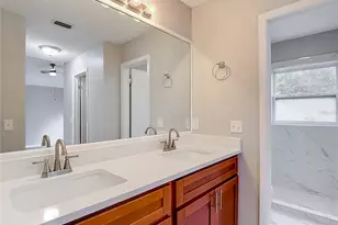 1960 Gregory Dr, Tampa, FL 33613 - Photo 23