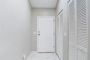 1960 Gregory Dr, Tampa, FL 33613 - Photo 5