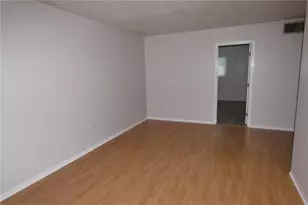 810 Tyrone Blvd N, Saint Petersburg, FL 33710 - Photo 5
