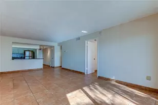 51 Island Way, Clearwater Beach, FL 33767 - Photo 19