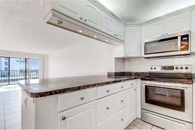 51 Island Way #210, Clearwater Beach, FL 33767 - Photo 9