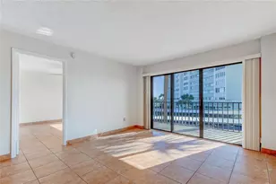 51 Island Way, Clearwater Beach, FL 33767 - Photo 23