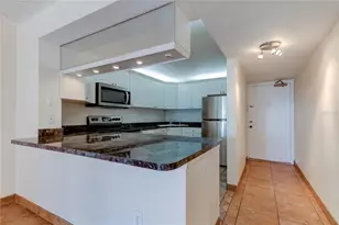 51 Island Way, Clearwater Beach, FL 33767 - Photo 7