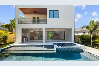 2608 N Ridgewood Avenue, Tampa, FL 33602 - Photo 1