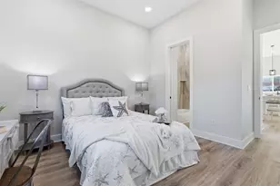 11605 1st St E, Treasure Island, FL 33706 - Photo 25