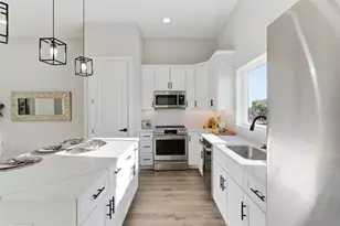 11605 1st St E, Treasure Island, FL 33706 - Photo 17
