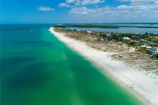 880 Mandalay Ave, Clearwater, FL 33767 - Photo 11