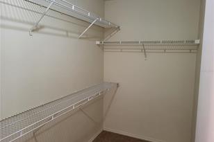 4107 Chatham Oak Ct, Tampa, FL 33624-5131