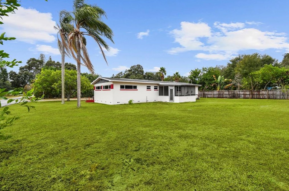 5301 10 Ave, Saint Petersburg FL  33710-6531 exterior