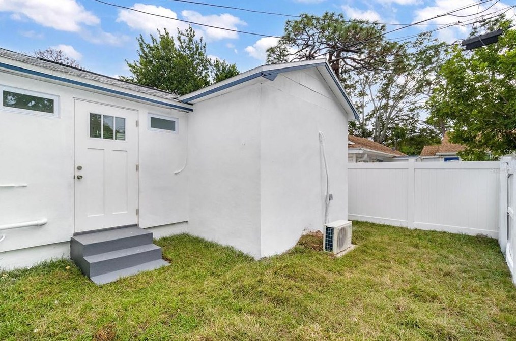 5100 6th Ave, Saint Petersburg FL  33710-7312 exterior