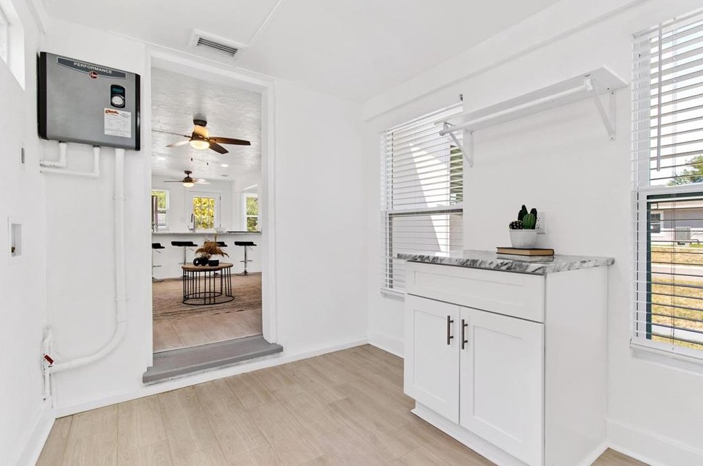 5100 6th Ave, Saint Petersburg FL  33710-7312 exterior