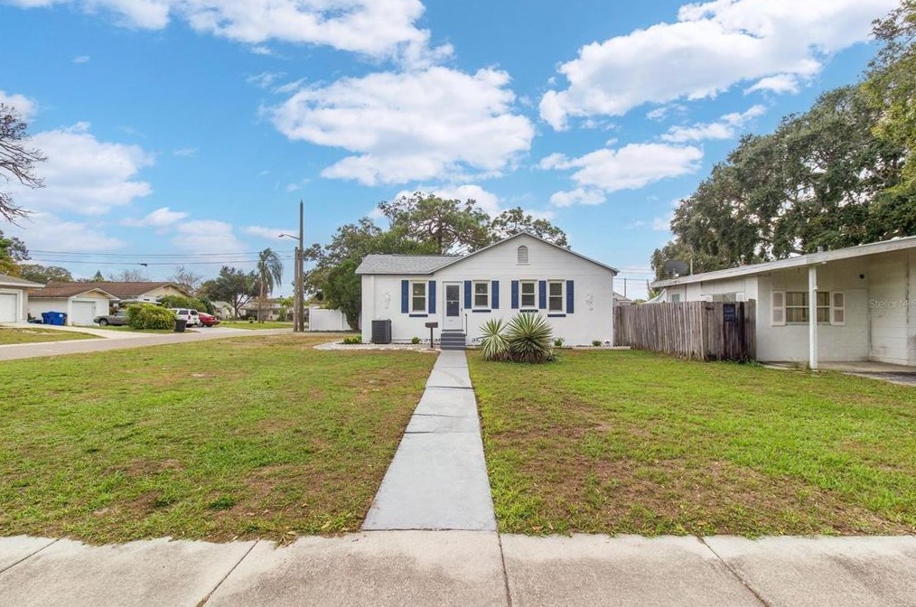 5100 6th Ave, Saint Petersburg FL  33710-7312 exterior