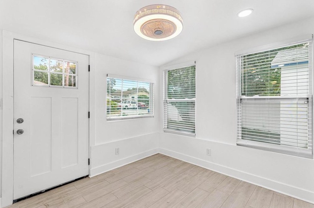 5100 6th Ave, Saint Petersburg FL  33710-7312 exterior