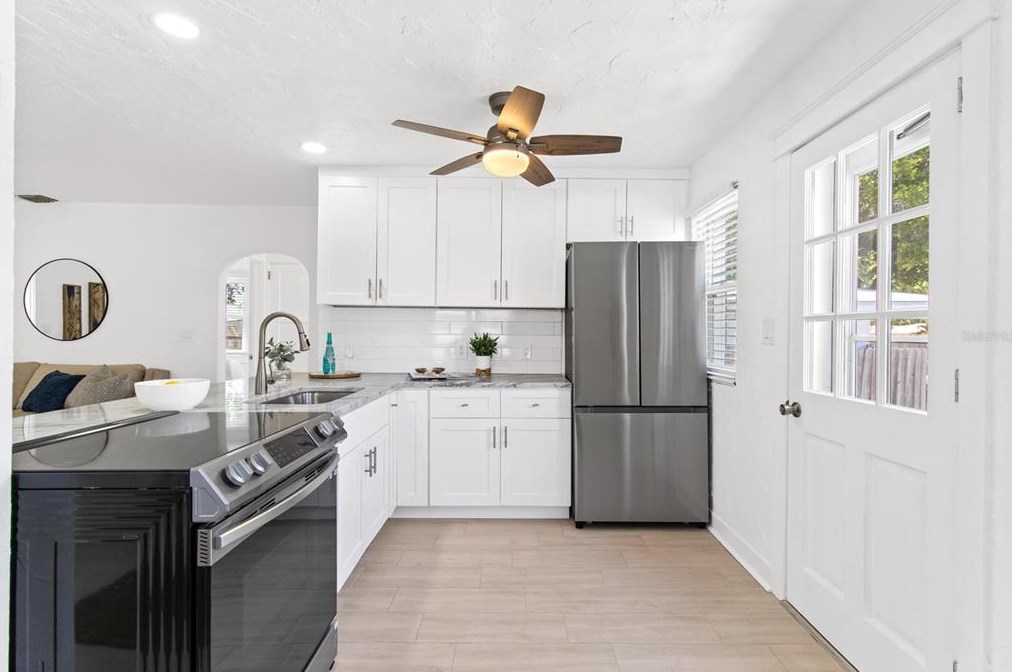 5100 6th Ave, Saint Petersburg FL  33710-7312 exterior