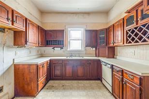 553 Division St, Tarpon Springs, FL 34689 - Photo 15