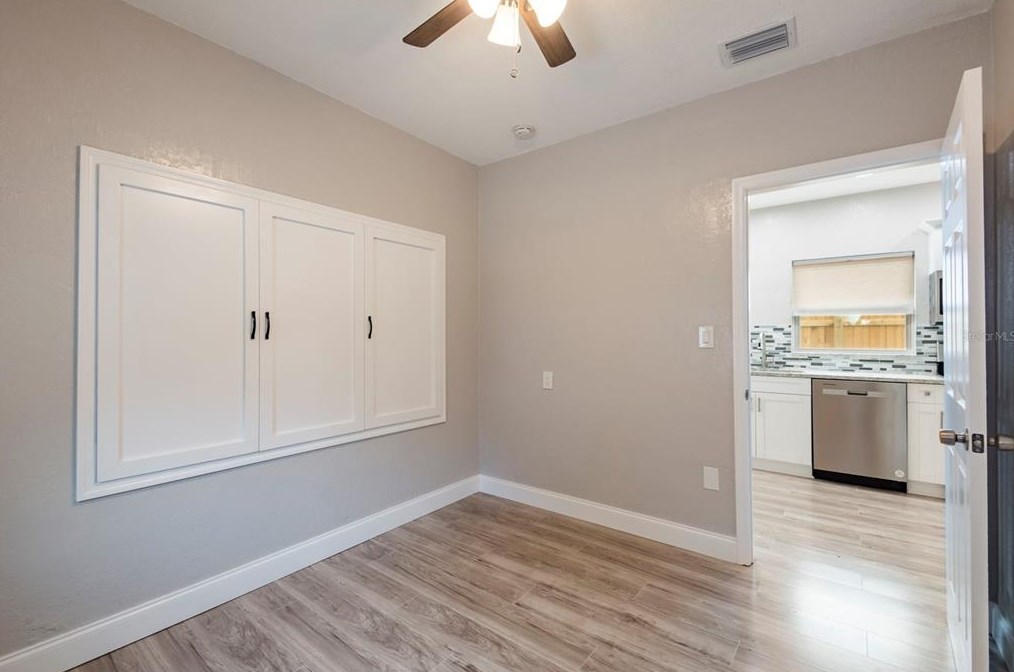 3922 Miramar Way, Saint Petersburg FL  33705-3940 exterior