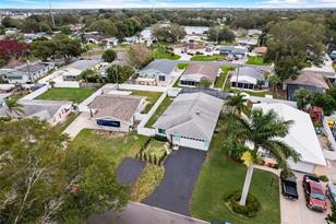 10440 Orange Blossom Ln, Largo, FL 33772