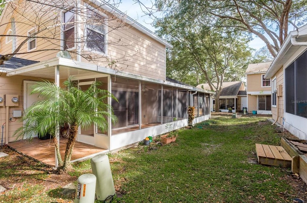 2394 Gun Flint Trl, Palm Harbor FL  34683-2454 exterior