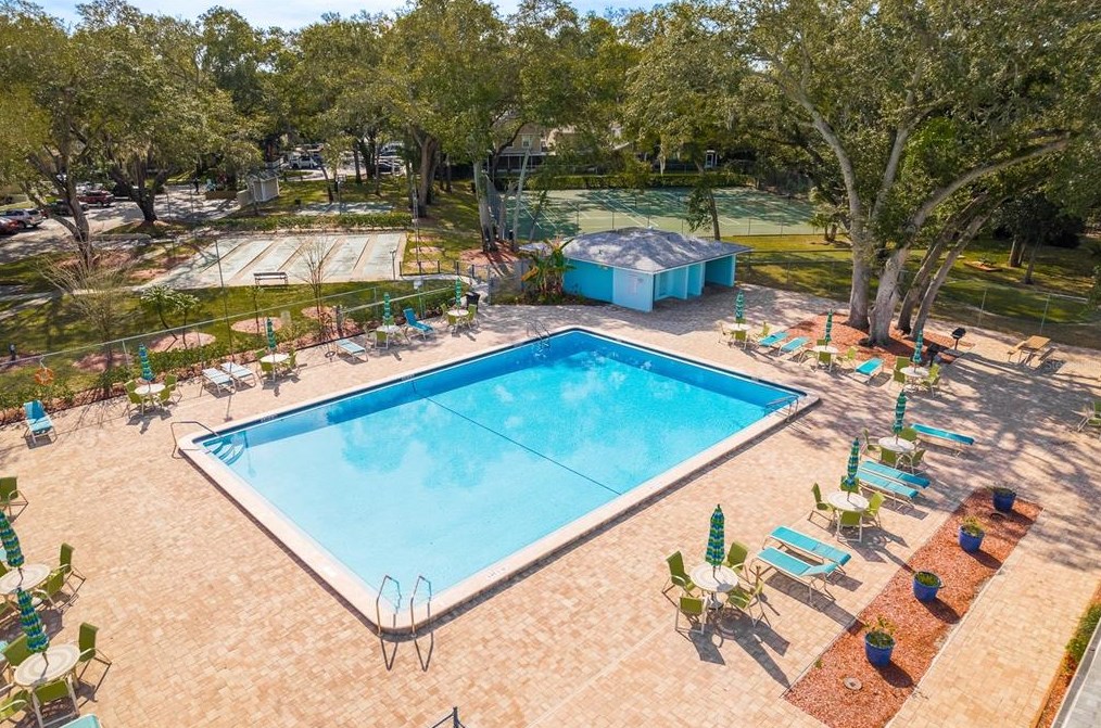 2394 Gun Flint Trl, Palm Harbor FL  34683-2454 exterior