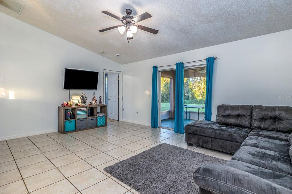 345 Courtland Blvd, Deltona FL  32738-2260 exterior