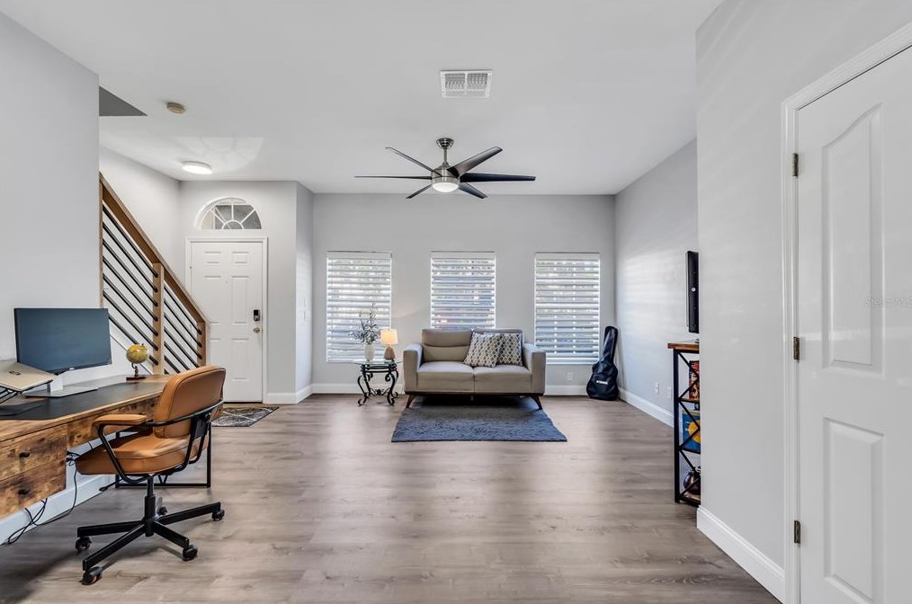 10117 Farmingdale Pl, Tampa FL  33624-5419 exterior