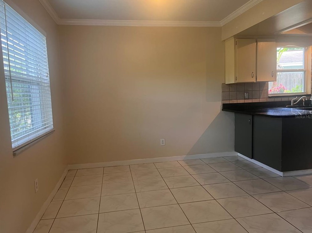 1010 35th St, Saint Petersburg FL  33713-6552 exterior