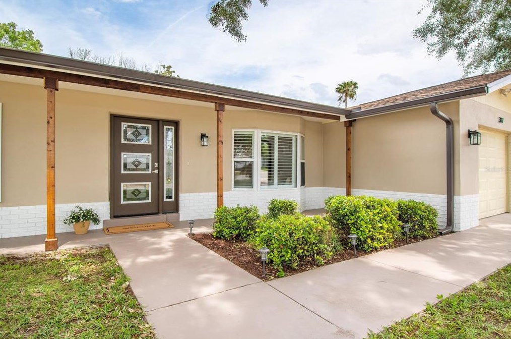 381 Westwinds Dr, Palm Harbor FL  34683-1041 exterior