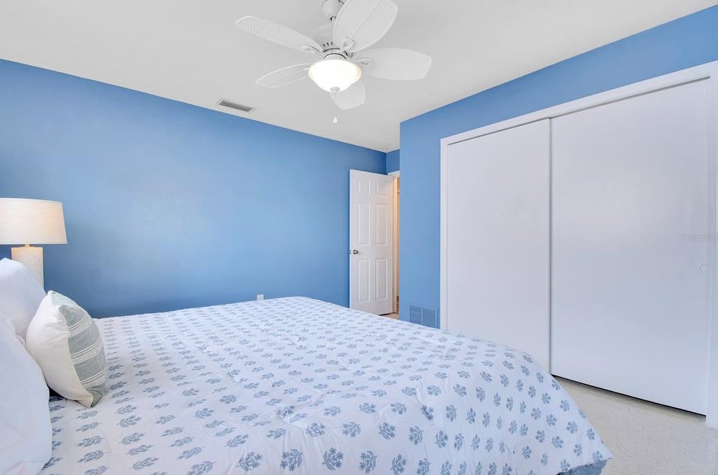 381 Westwinds Dr, Palm Harbor FL  34683-1041 exterior