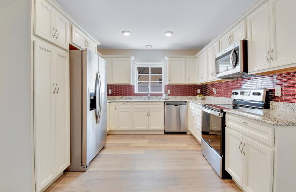 381 Westwinds Dr, Palm Harbor FL  34683-1041 exterior