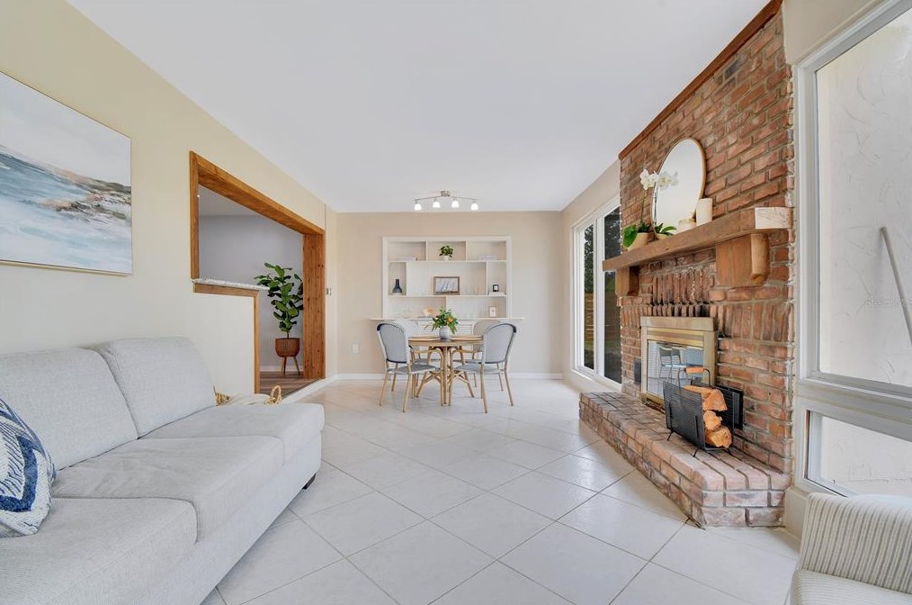 381 Westwinds Dr, Palm Harbor FL  34683-1041 exterior