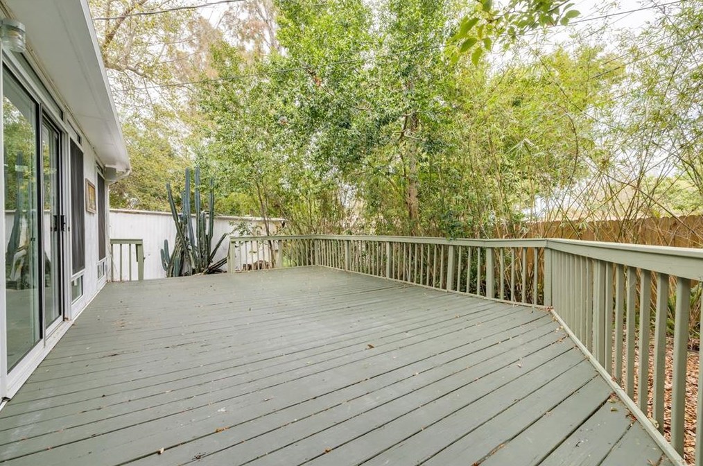 1417 Nebraska Ave, Palm Harbor FL  34683-4121 exterior