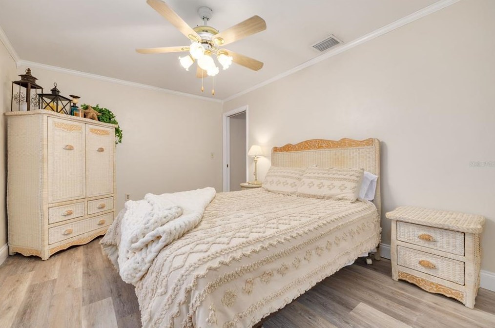 1417 Nebraska Ave, Palm Harbor FL  34683-4121 exterior