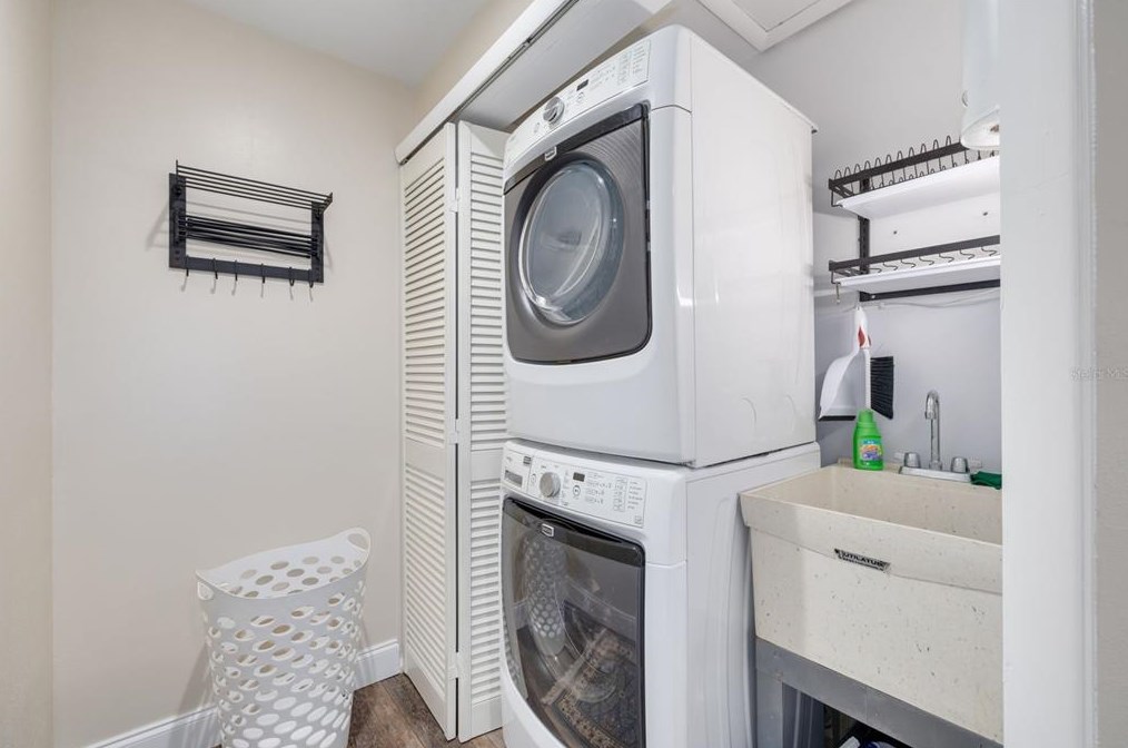 1417 Nebraska Ave, Palm Harbor FL  34683-4121 exterior