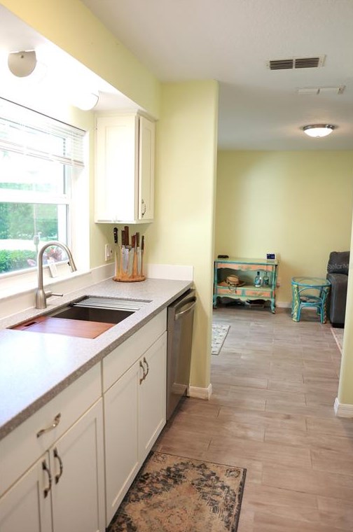 1122 Tarridon Ct, Dunedin FL  34698-8252 exterior