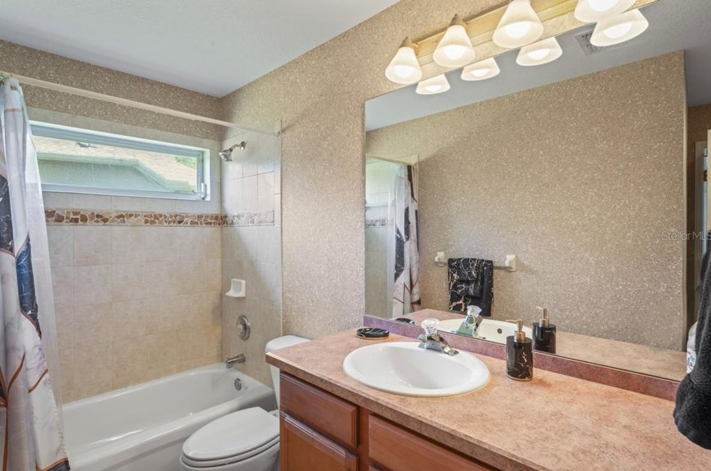 5412 Garden Arbor Dr, Lutz FL  33558-9098 exterior