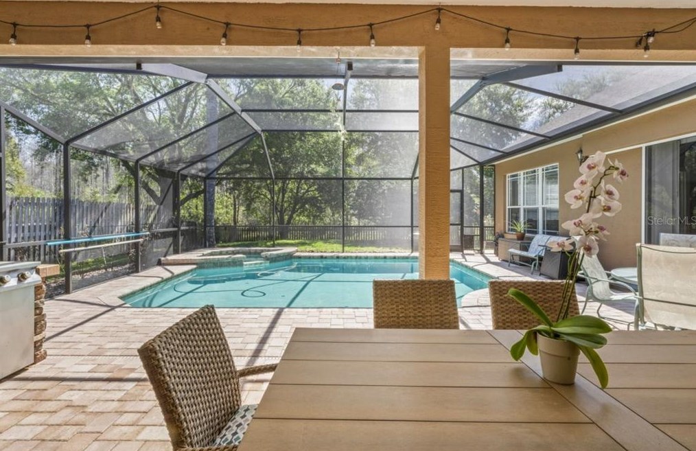 5412 Garden Arbor Dr, Lutz FL  33558-9098 exterior