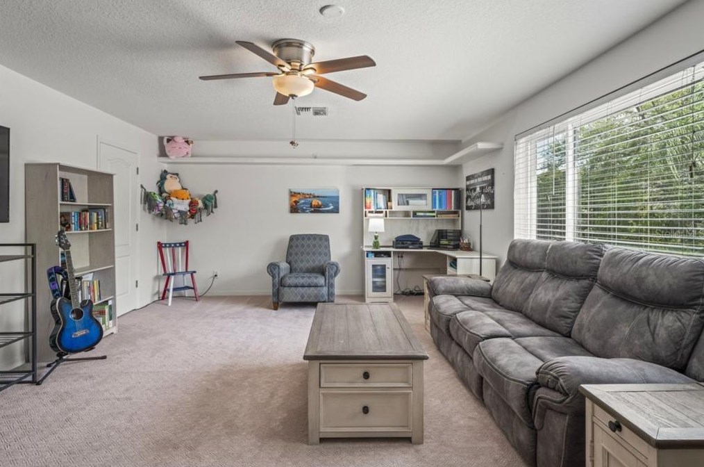 5412 Garden Arbor Dr, Lutz FL  33558-9098 exterior