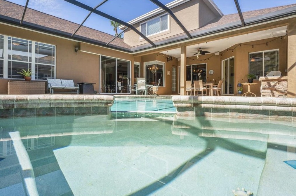 5412 Garden Arbor Dr, Lutz FL  33558-9098 exterior