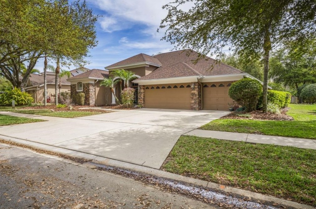 5412 Garden Arbor Dr, Lutz FL  33558-9098 exterior