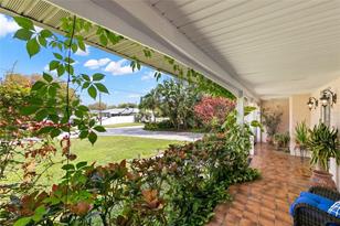 1757 Brentwood Dr - Photo 5