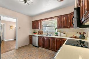 1757 Brentwood Dr - Photo 9