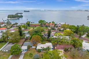 1830 Santa Barbara Dr, Dunedin, FL 34698-3331