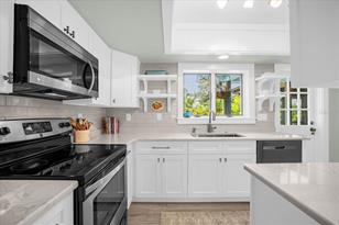 1830 Santa Barbara Dr - Photo 15