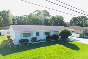 7537 16th St N - Photo 3