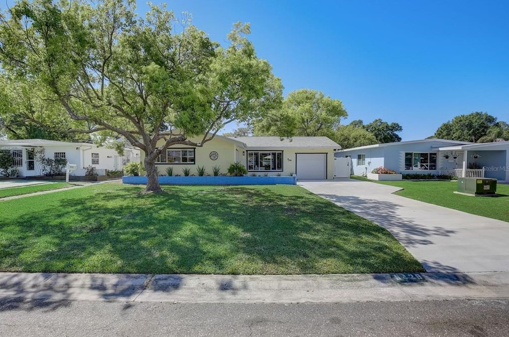 5428 7th Ave, Saint Petersburg FL  33707-2550 exterior