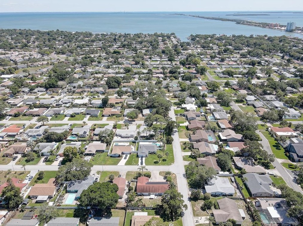 2688 60th Ave, Saint Petersburg FL  33712-5222 exterior