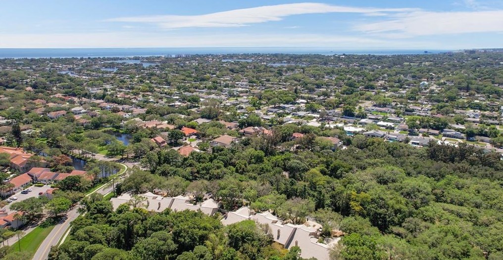 520 Bay Laurel Ct, Saint Petersburg FL  33703-3130 exterior
